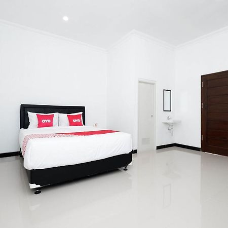Oyo 1611 Four D'Home Solo Dış mekan fotoğraf
