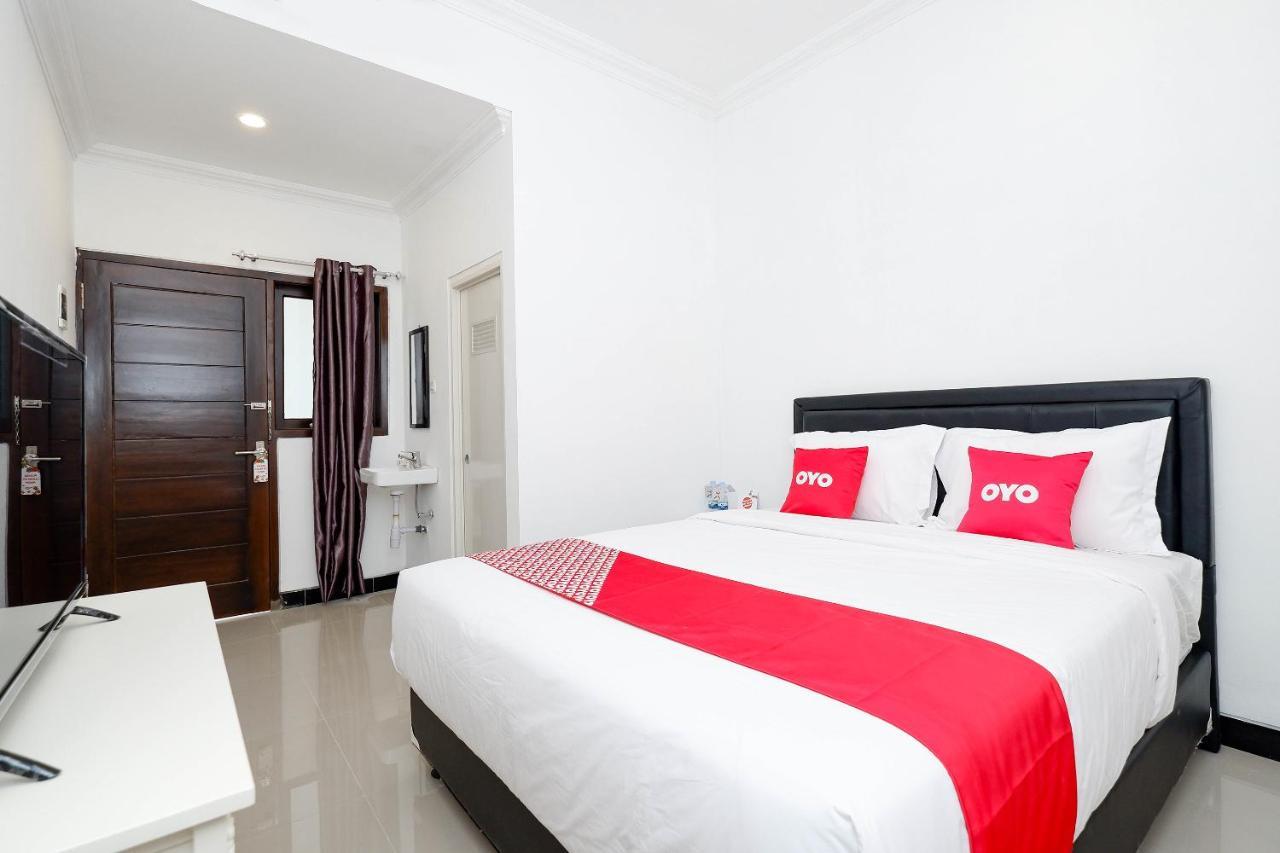 Oyo 1611 Four D'Home Solo Dış mekan fotoğraf