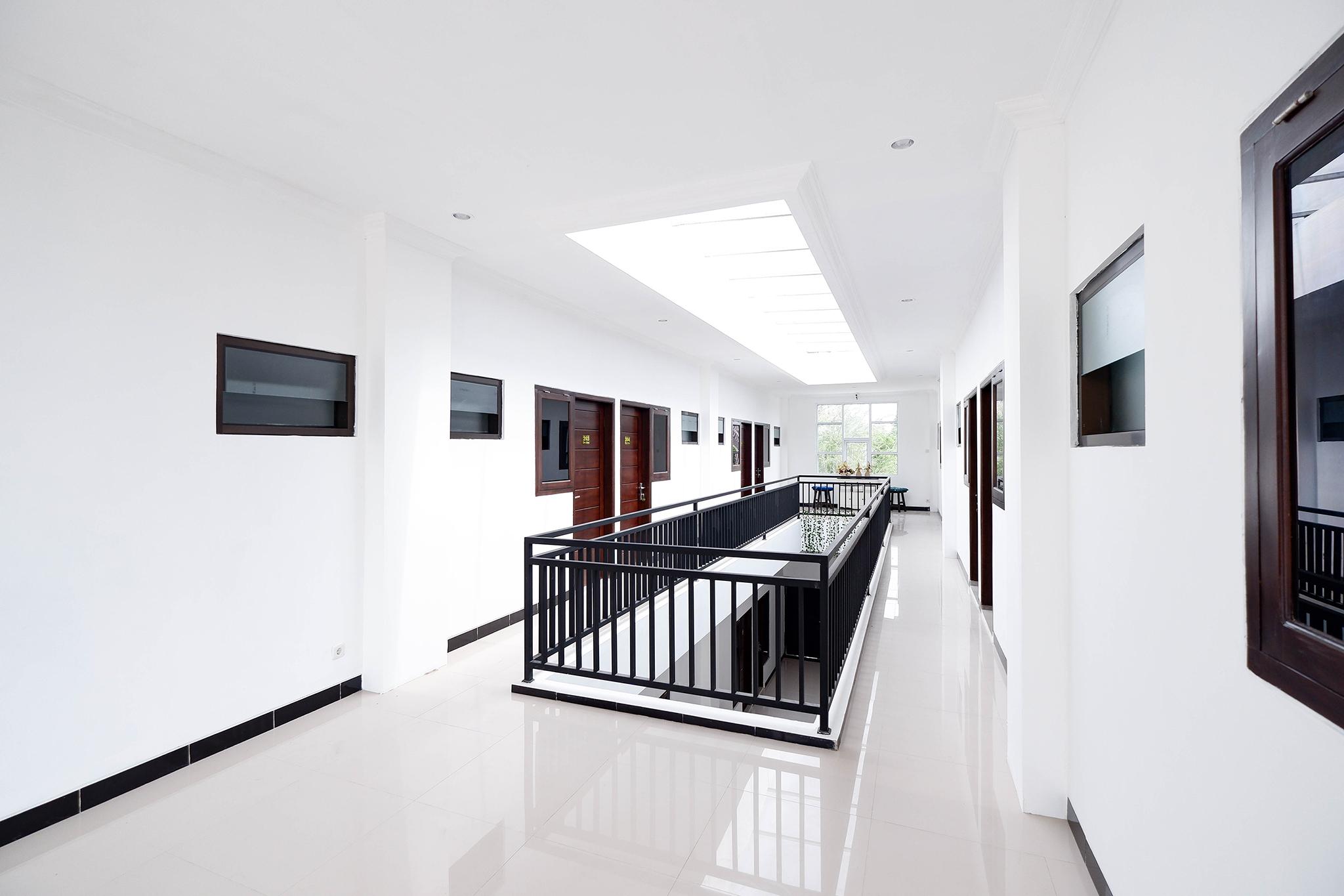 Oyo 1611 Four D'Home Solo Dış mekan fotoğraf