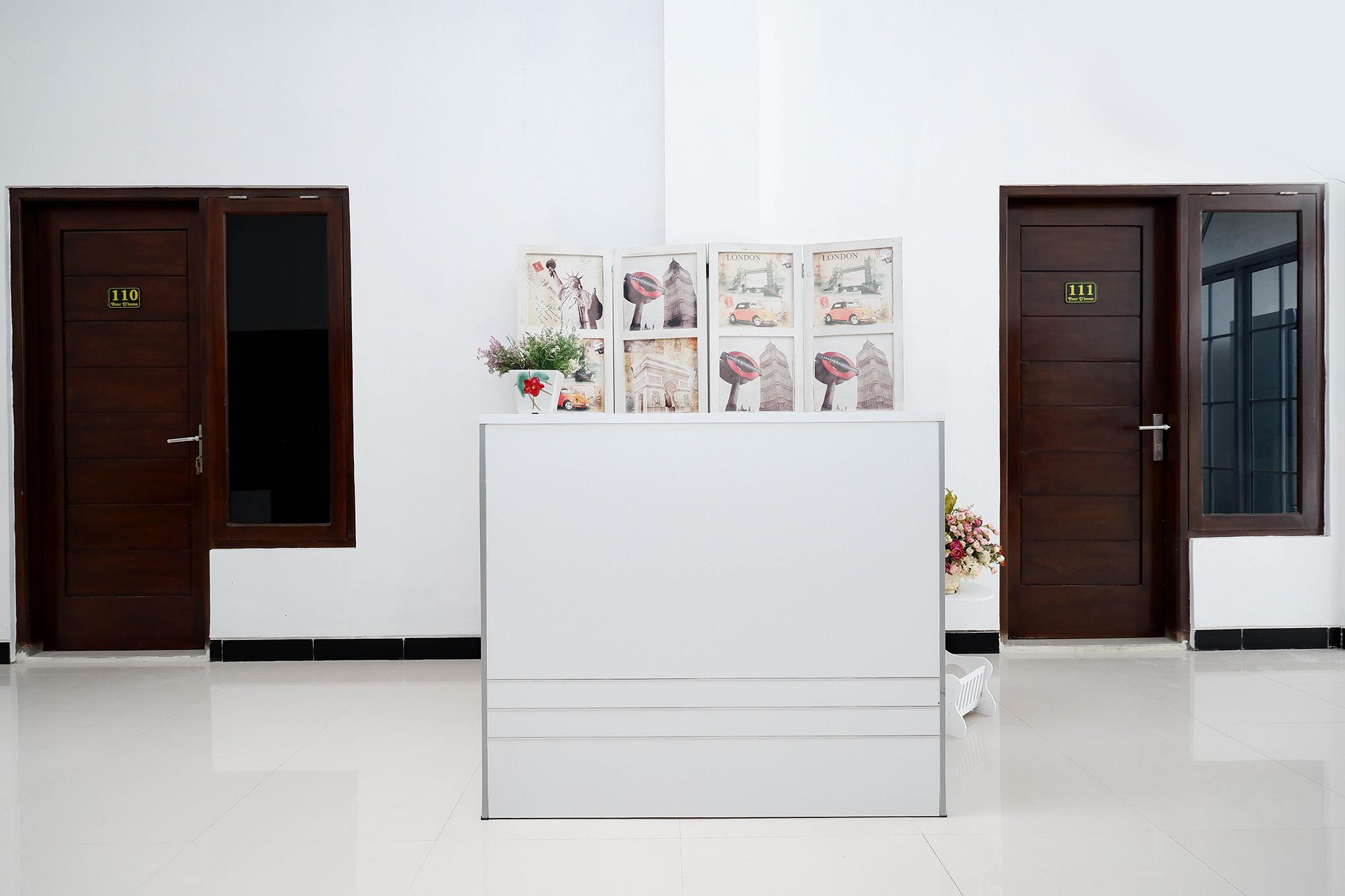 Oyo 1611 Four D'Home Solo Dış mekan fotoğraf