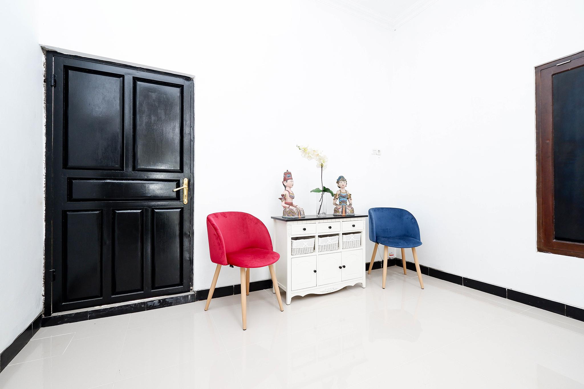 Oyo 1611 Four D'Home Solo Dış mekan fotoğraf