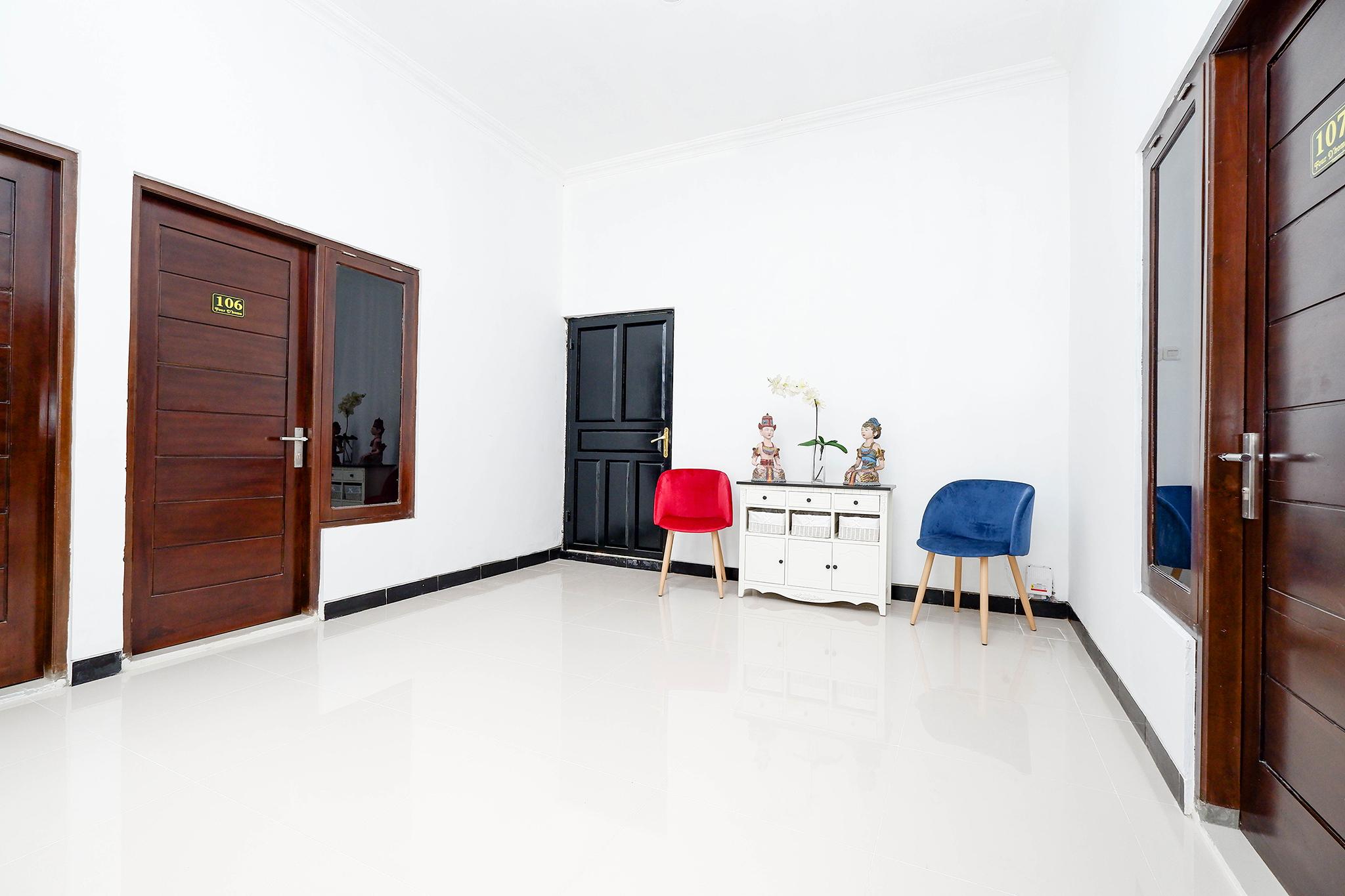 Oyo 1611 Four D'Home Solo Dış mekan fotoğraf