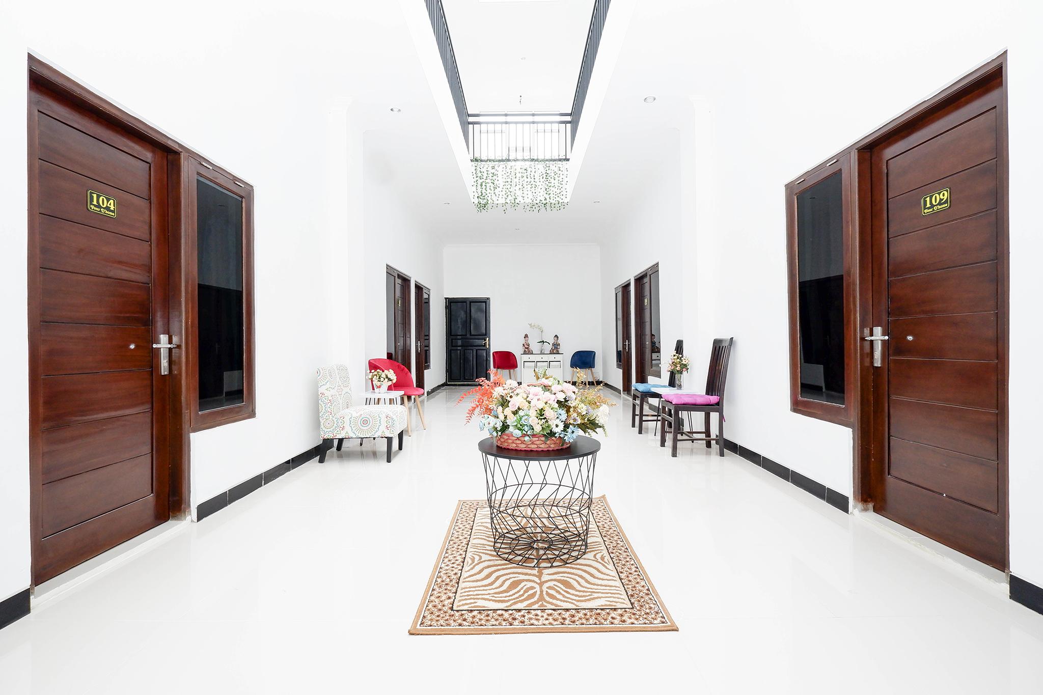 Oyo 1611 Four D'Home Solo Dış mekan fotoğraf