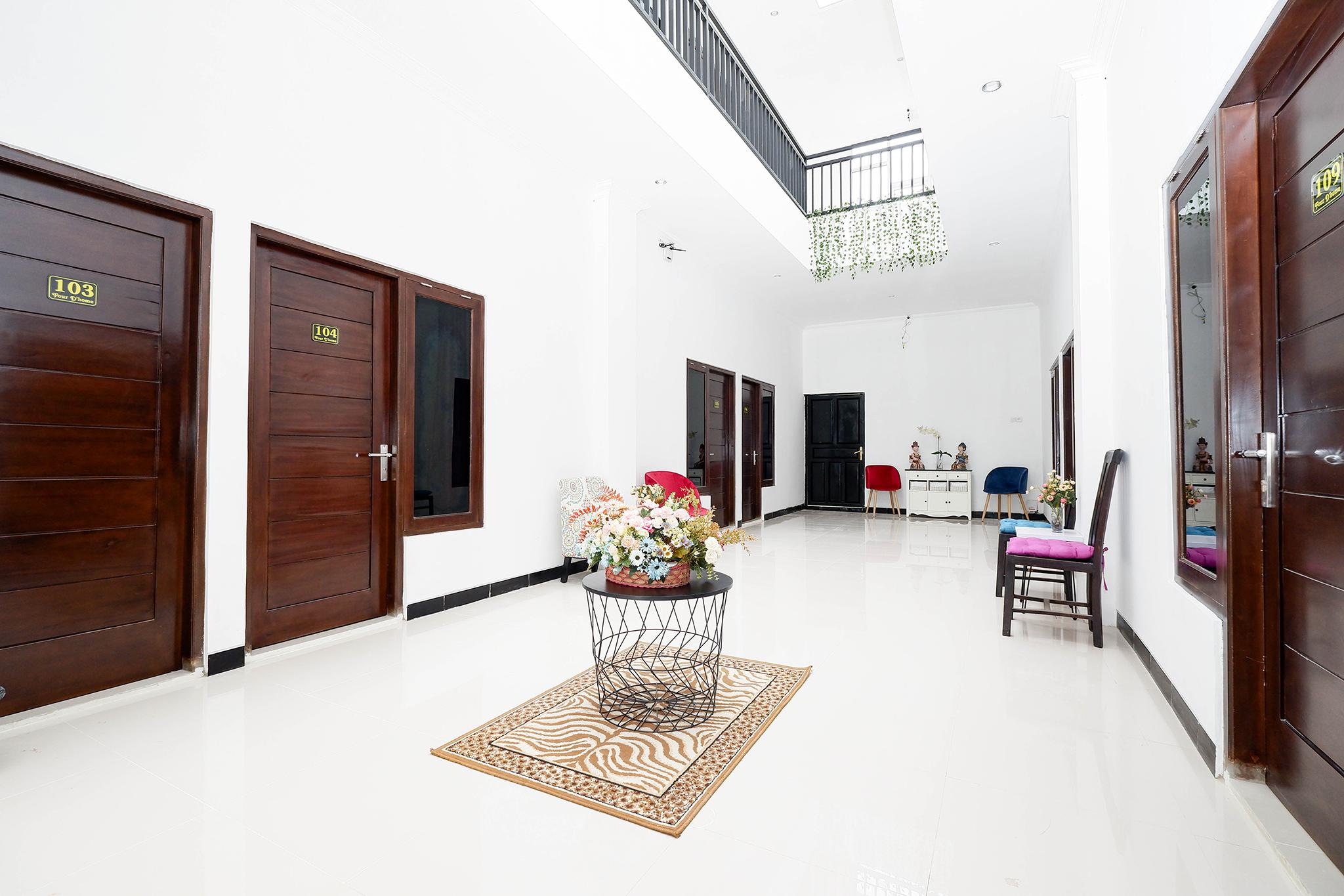 Oyo 1611 Four D'Home Solo Dış mekan fotoğraf